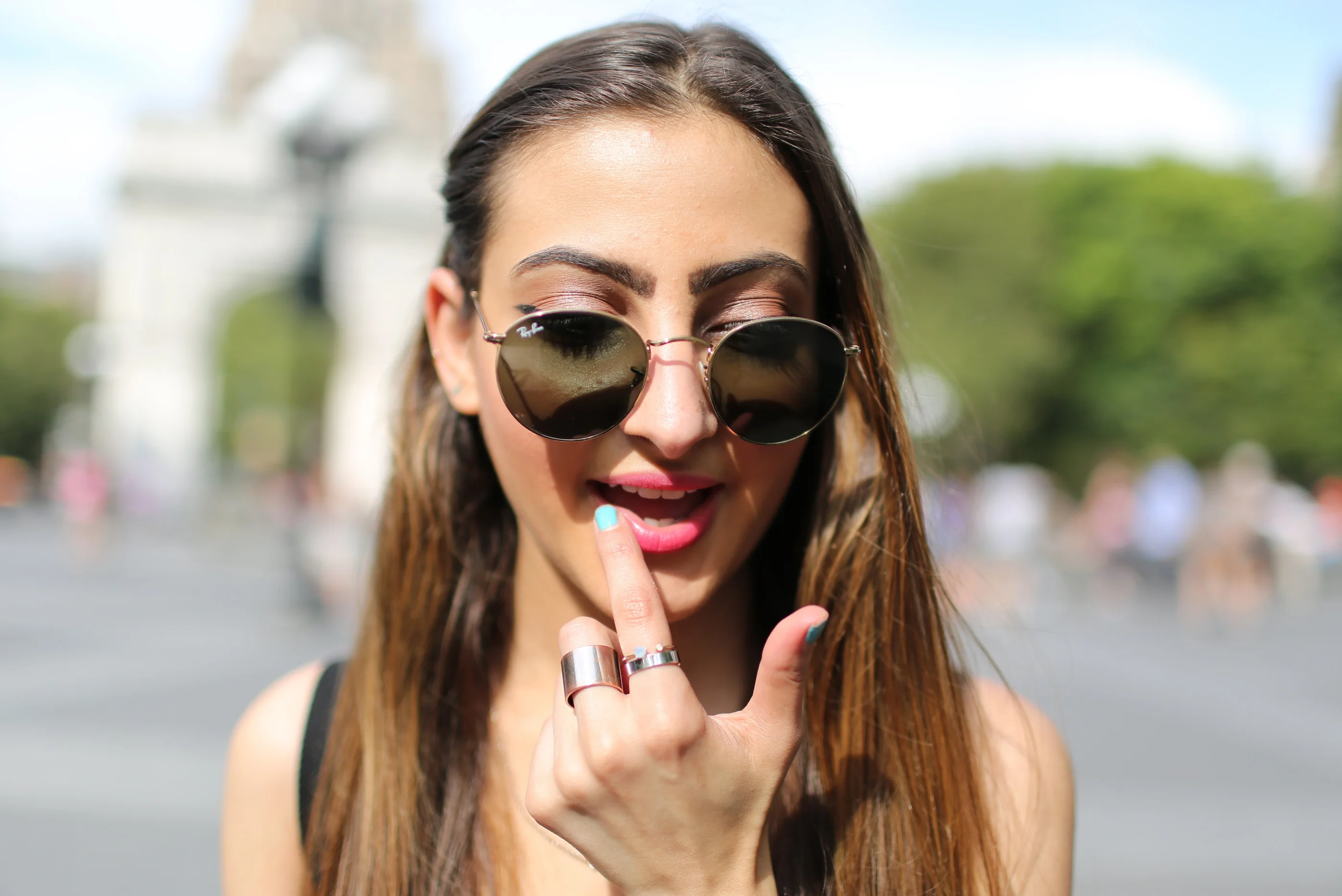 Autumn Lip Combinations: Connection through Cosmetics