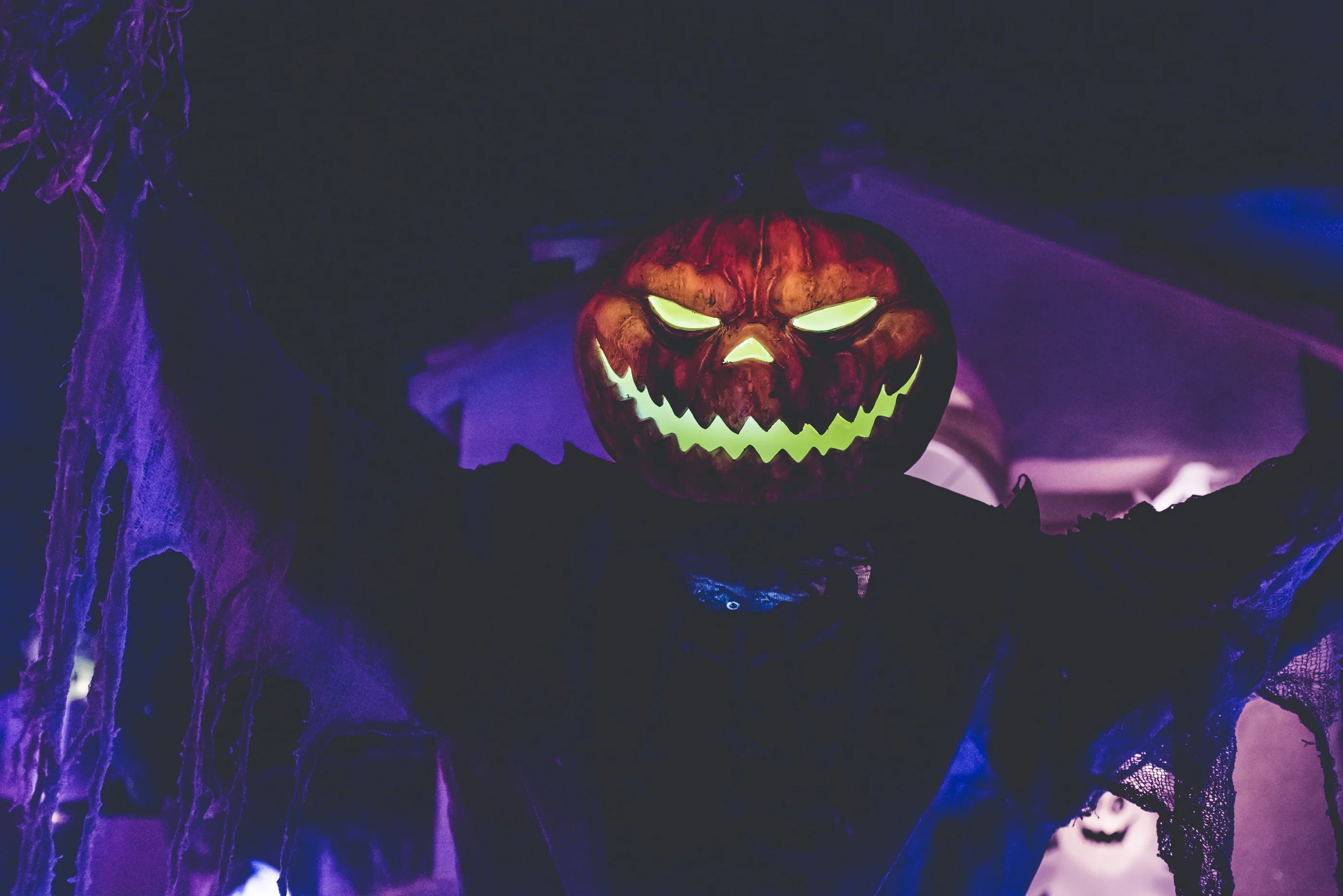 Why Your FYP Is Currently Obsessed with Horror’s Biggest Events (Hint: It’s the Scare Actors)
