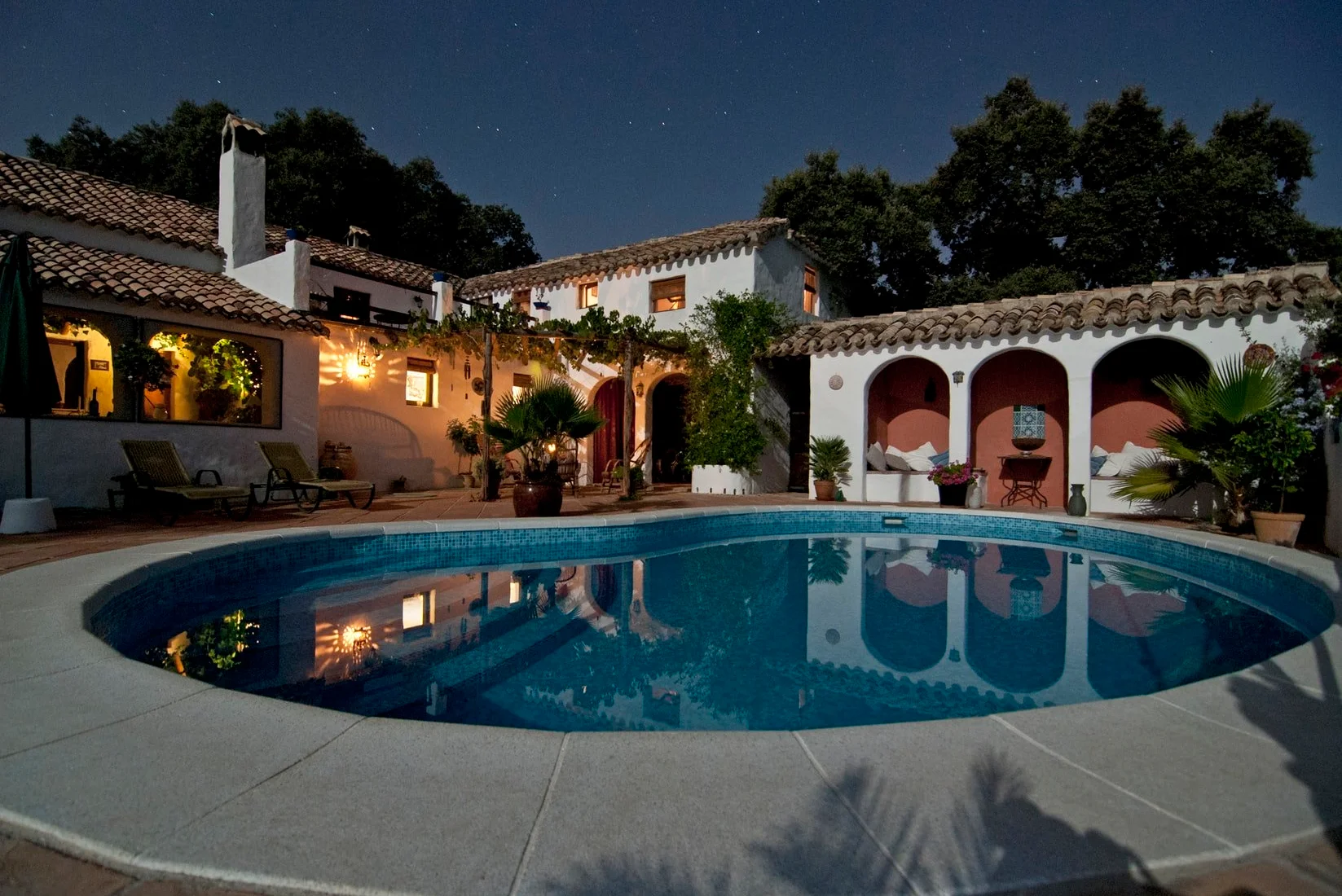Lying In The Grass, Jaden Edwards, & My Apartment Complex’s Pool: What I Love This Fall