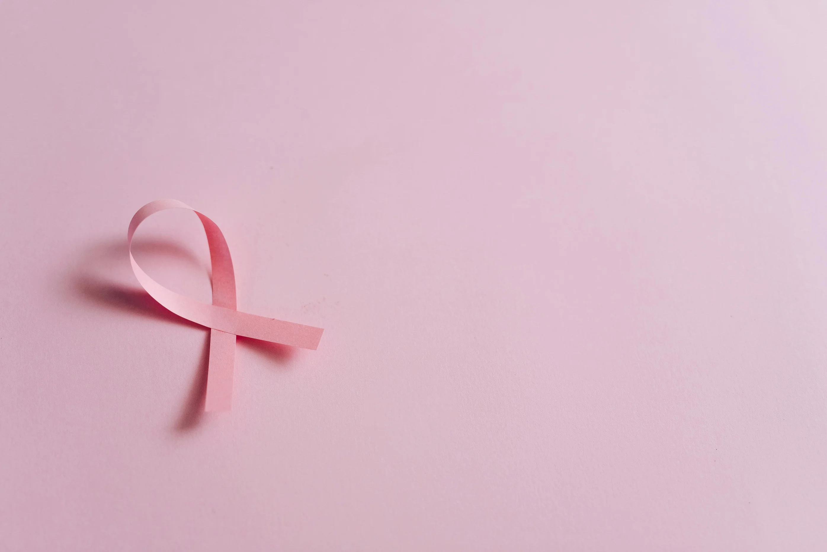 Outubro Rosa: por que a conscientização sobre o câncer de mama não pode ficar restrita ao mês de outubro?