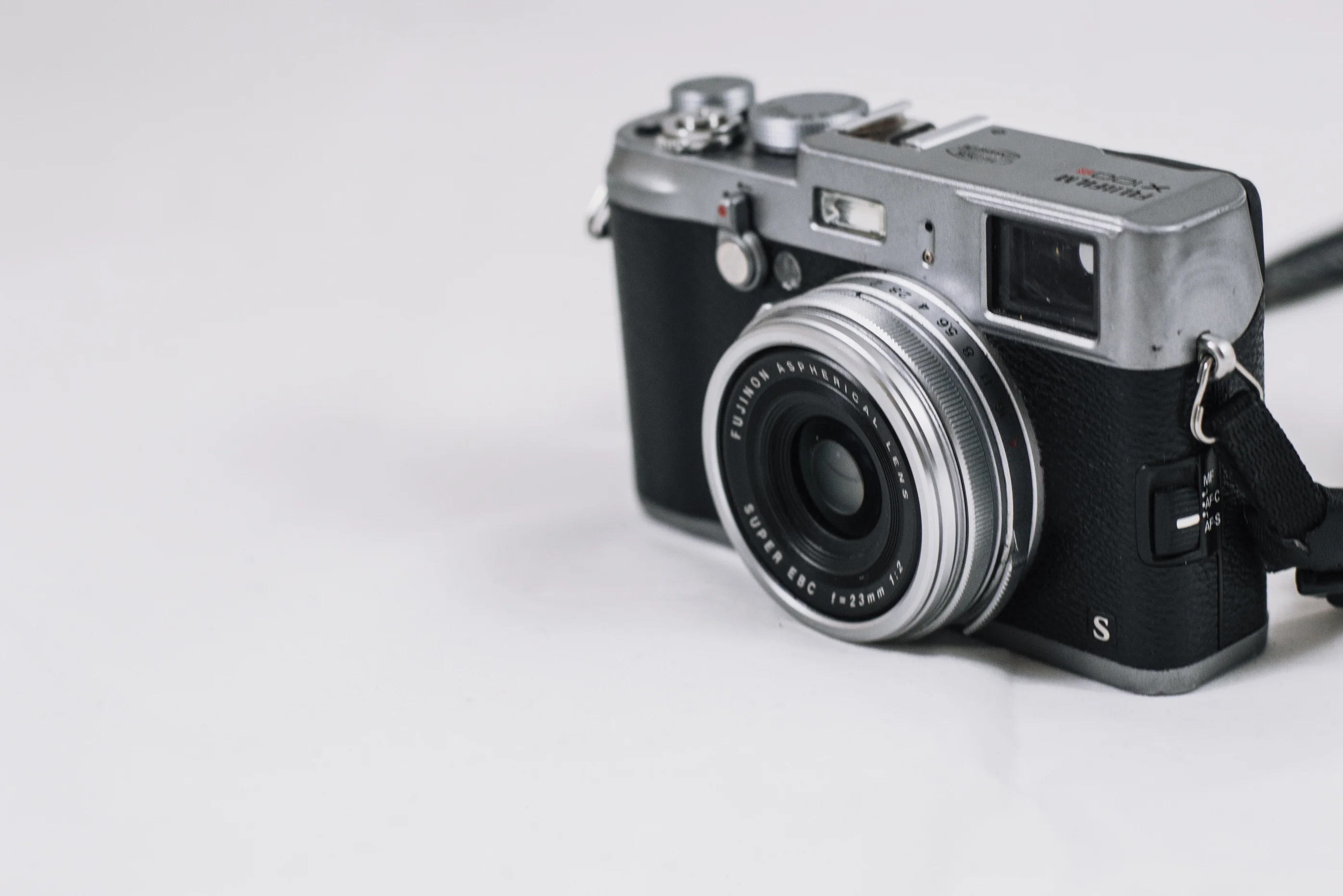 Hopelessly Devoted to Everyone: The Intimacy of Old Photographs