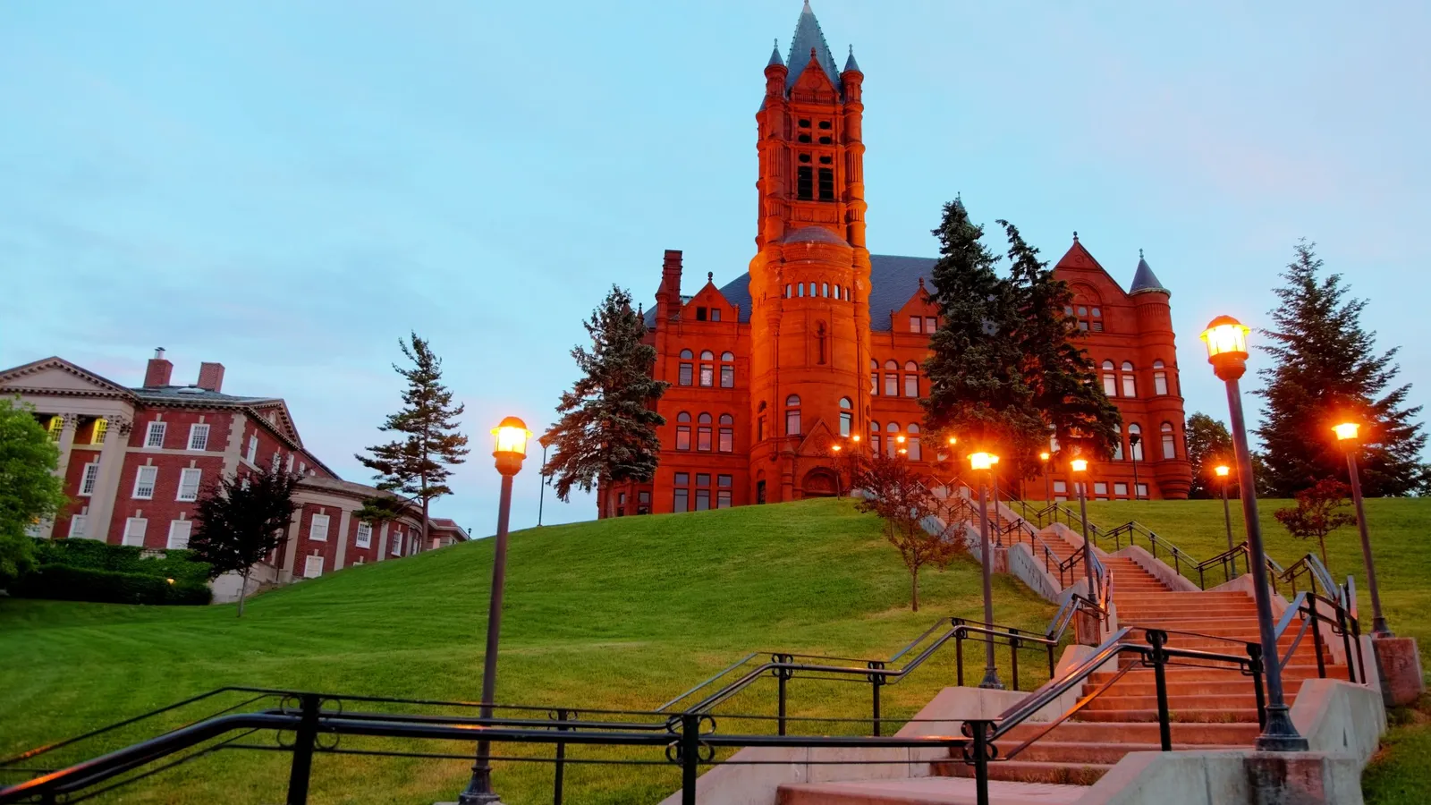 Syracuse University plans review of administrative and executive staff